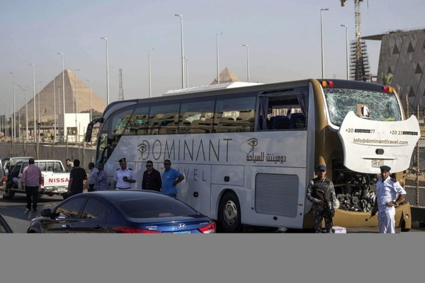 Al menos 17 heridos en atentado contra turistas en El Cairo cerca de pirámides - Internacionales - ABC Color