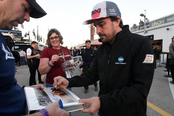 Fernando Alonso queda fuera de las 500 Millas - Deportes - ABC Color