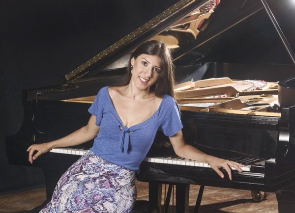 Chiara D’Odorico lanza primer CD - Edicion Impresa - ABC Color