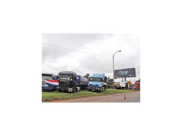 Gremio camionero urge modificar ley para ejercer control