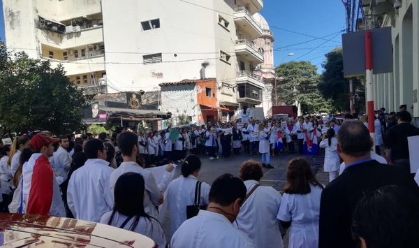 Médicos no aceptarán veto al proyecto de ley