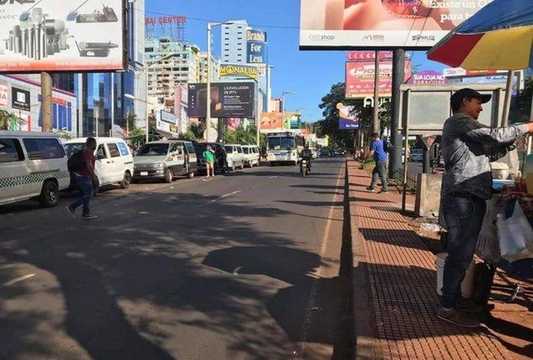 HOY / Crisis golpea fuertemente en CDE: hay miles de desempleados