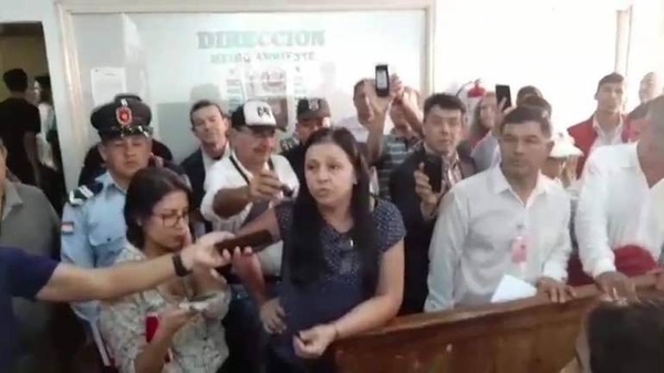 HOY / Incidentes en CDE durante censo a funcionarios: mil fueron contratados en solo 2 meses