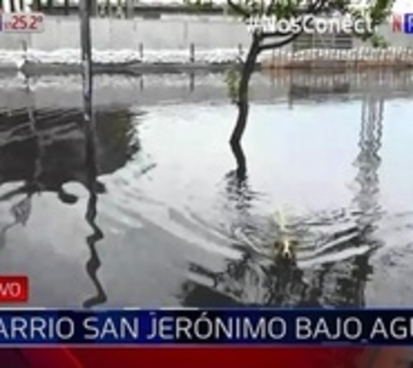 Aguas del Paraguay avanzan e inundan el barrio San Jerónimo - Paraguay.com