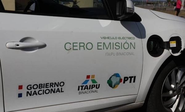 HOY / 20 % de vehículos estatales eléctricos, la meta pensando en enorme recurso energético