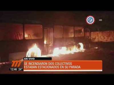 Se incendian dos colectivos de la linea 55