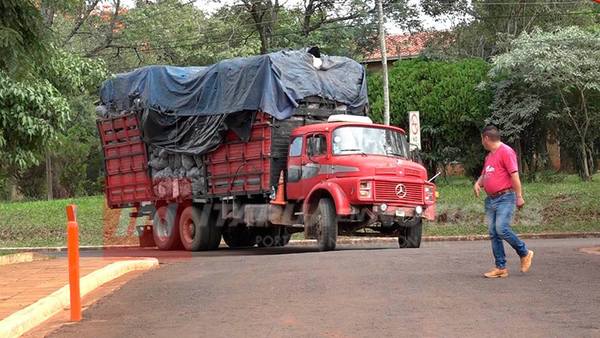 HABLÓ UNO DE LOS DETENIDOS POR DELITO AMBIENTAL Y TRÁFICO DE CARBÓN VEGETAL.