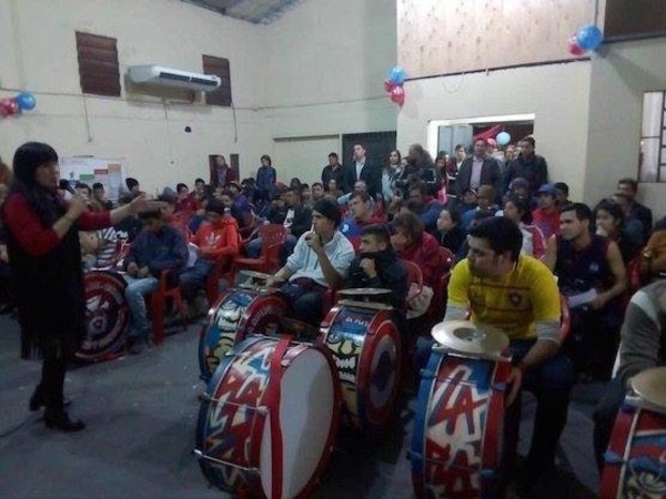 HOY / "Barras bravas" cristianos entran en escena tras asesinato de joven cerrista: plan para la paz