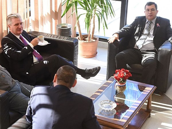 Senador de Añetete acusa que hay corporativismo entre los diputados