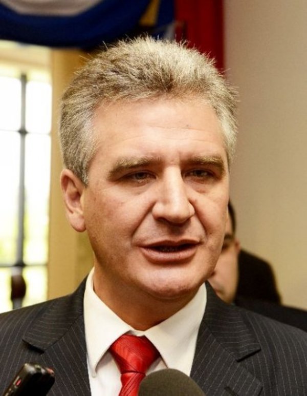 Senador no entiende cómo continúan Portillo y Rivas - Edicion Impresa - ABC Color