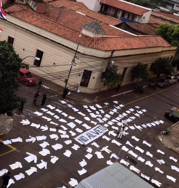 Mario Abdo postergó para hoy ley de jubilación médica - ADN Paraguayo
