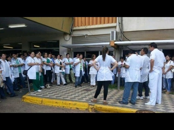 Médicos anuncian huelga si se veta la ley de jubilación
