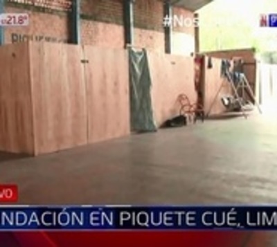 Siguen evacuando a familias por la crecida del río en Limpio  - Paraguay.com