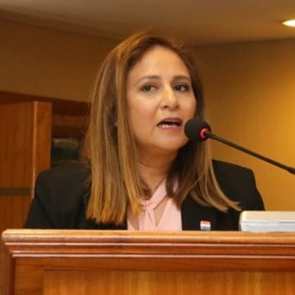 Lorena Segovia fue elegida como nueva defensora general - Radio 1000 AM