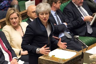 May propone nuevo acuerdo de Brexit con opción de segundo referéndum