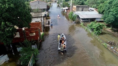HOY / Pilar es 'una palangana' y el  río está a 1 metro de llegar a  nivel de desastre, alertan