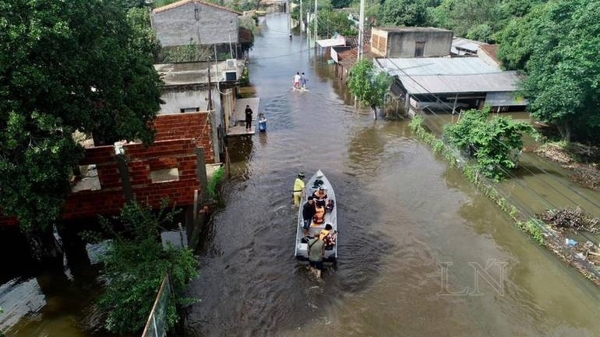 HOY / Pilar es 'una palangana' y el río está a 1 metro de llegar a nivel de desastre, alertan