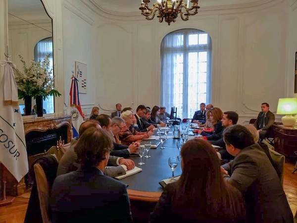 Comisión Binacional para habilitación de cruce por represa Yacyretá se reúne en Buenos Aires