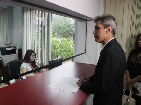 Ex diputado presentó denuncia penal ante la Fiscalía