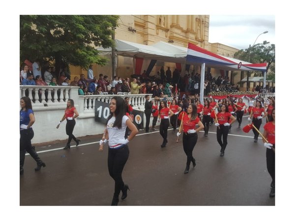 Susto por audios que amenazan "con balines de goma" en desfile estudiantil