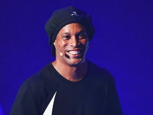 Ronaldinho confirma su venida a Paraguay