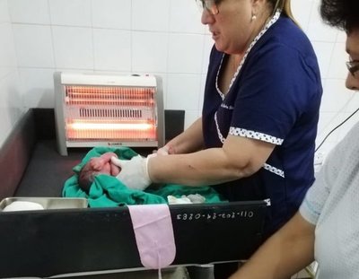Hallan a recién nacida en un camino vecinal - Nacionales - ABC Color