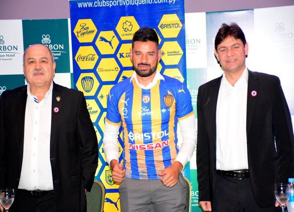 César Benítez, la primera incorporación