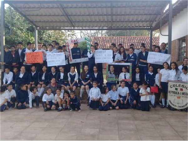 Caaguazú: Paro en institución educativa por falta de maestros