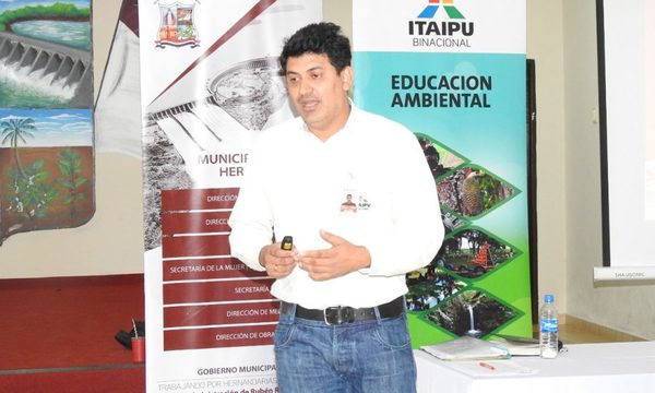 Funcionarios de la Municipalidad de Hernandarias se capacitan para ser promotores ambientales