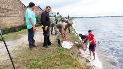 Pilar: reforzaron el muro con 30.000 bolsas de arena - Nacionales - ABC Color