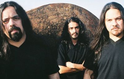 Reeditan “Crumbling Empires”, primer disco de Slow Agony
