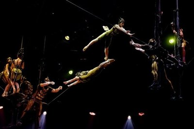 El desafío de volar, disfrutar y encantar - Edicion Impresa - ABC Color