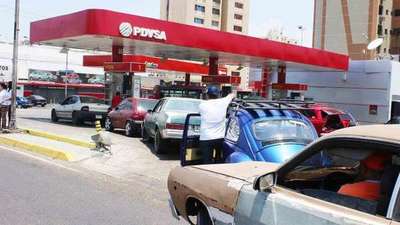 Venezuela sin gasolina ni dinero y suspenden clases - ADN Paraguayo
