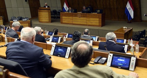 Critican veto parcial a jubilación de médicos - Nacionales - ABC Color