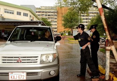 Califican de peligrosa la idea de dejar sin guardias al IPS - Nacionales - ABC Color