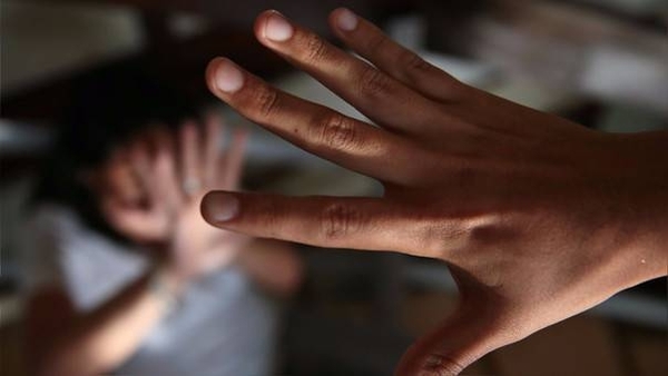 HOY / El enemigo está en el entorno familiar y de amistades: en 4 meses 985 abusos a niños