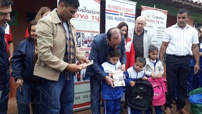 Entregan libros y brindan asistencia en escuela quemada por delincuentes