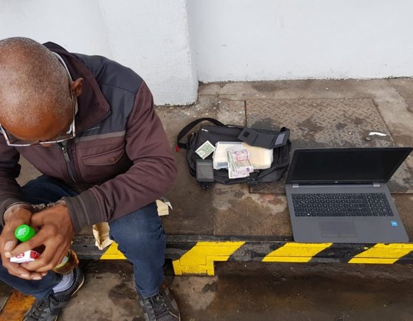 Cae holandés con paquete de supuesta cocaína - Nacionales - ABC Color