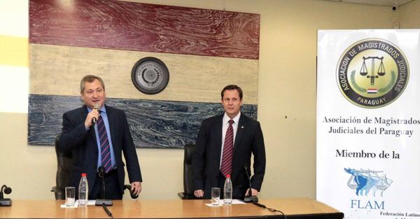 Ministros de la Corte se reunieron con jueces y funcionarios del fuero civil