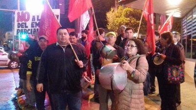 Cacerolazos contra precios altos de la canasta familiar - Nacionales - ABC Color