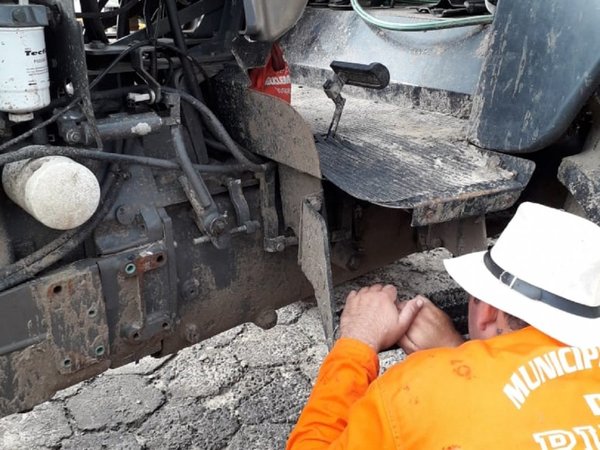 Atentan contra tractor que alimentaba una motobomba en Pilar
