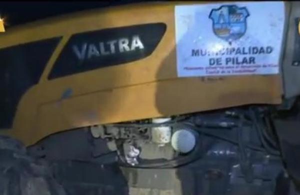 Desconocidos atentan contra tractor de la municipalidad en Ciudad de Pilar - C9N