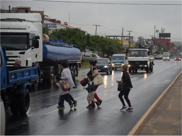 Accidentes fatales no logran que las autoridades señalicen la Transchaco