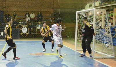 José Meza se impuso a Atenas - Edicion Impresa - ABC Color