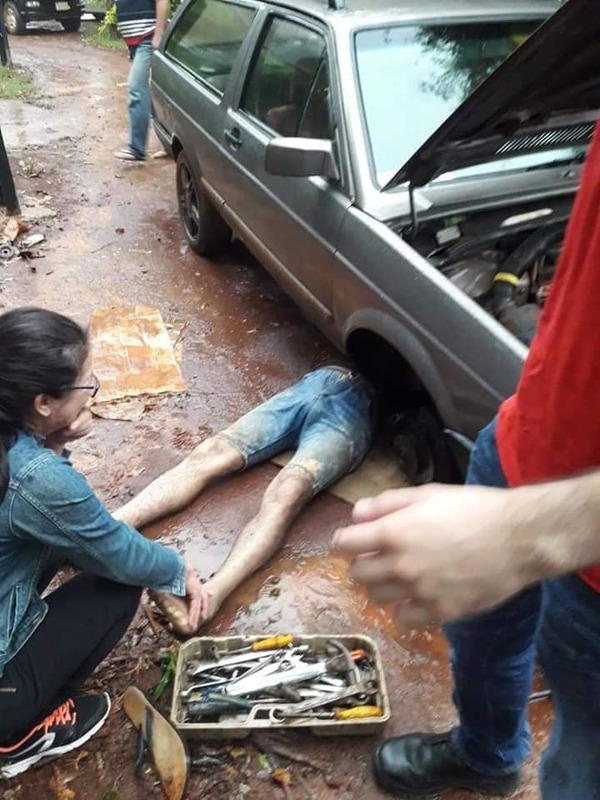 Mecánico muere aplastado por un automóvil en Hernandarias