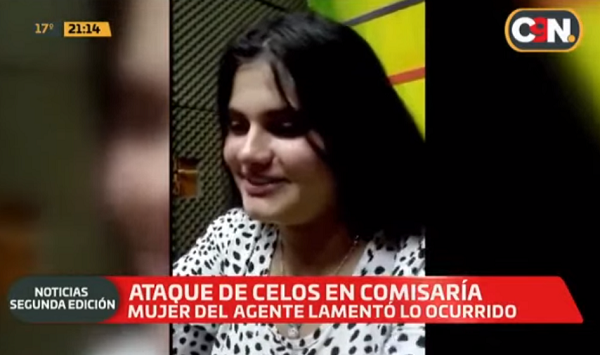 Mujer que atropelló subcomisaría por celos da su versión