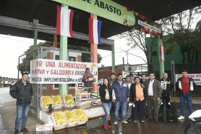 Regalan bananas, como protesta - Nacionales - ABC Color