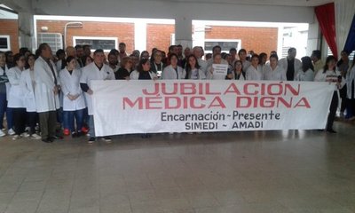 Movilización de médicos en Encarnación - Nacionales - ABC Color
