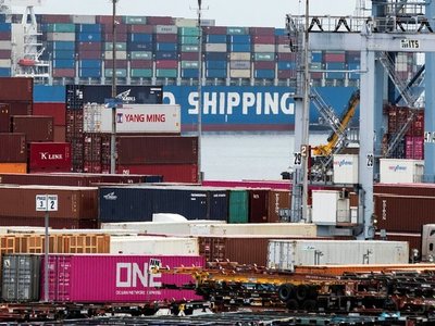 FMI: Guerra comercial EEUU-China amenaza recuperación global