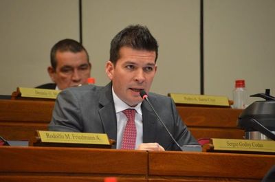Godoy: Exhortar al BCP a investigar a Basa es una intromisión